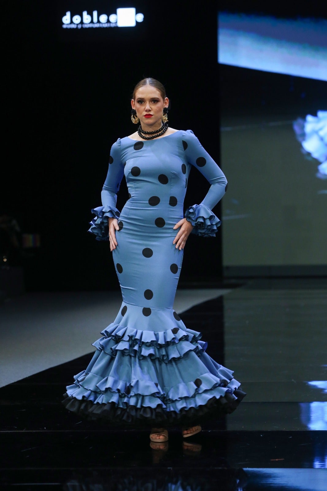 El desfile de Rosa Pedroche en SIMOF 2025, en imágenes