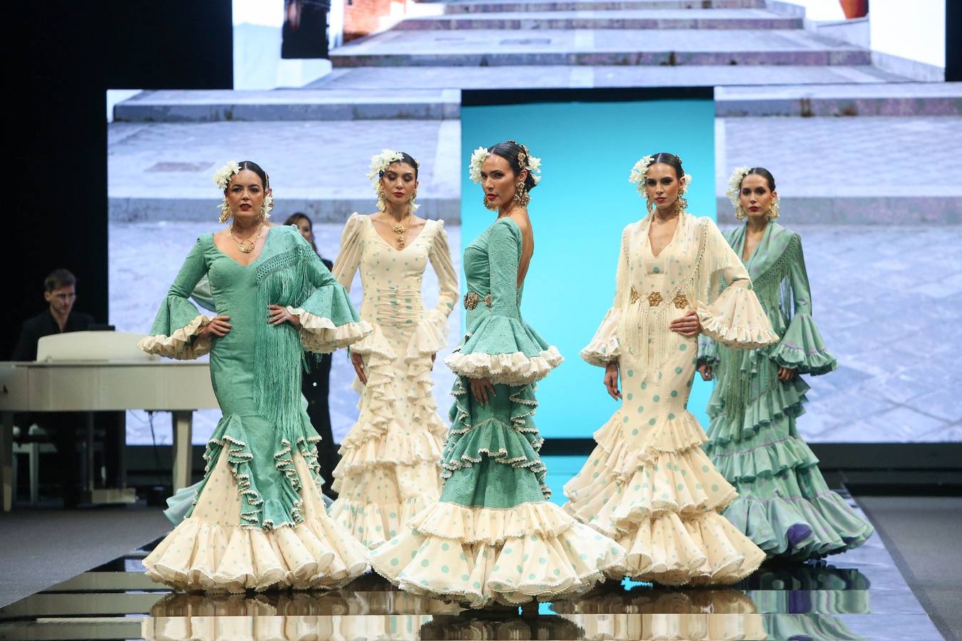 La colección es Sonibel hace un repaso a la historia de esta firma de moda flamenca