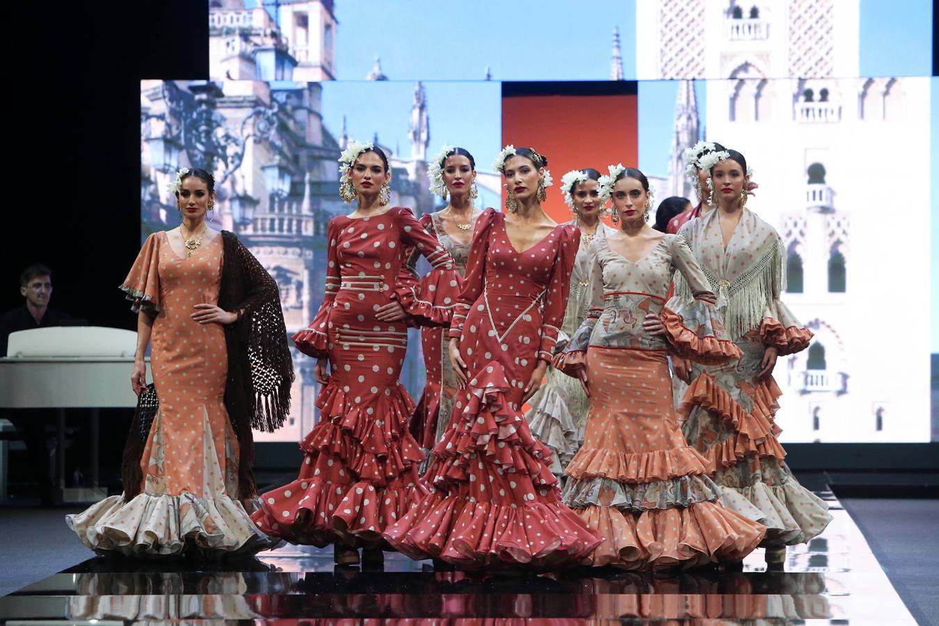 La colección es Sonibel hace un repaso a la historia de esta firma de moda flamenca