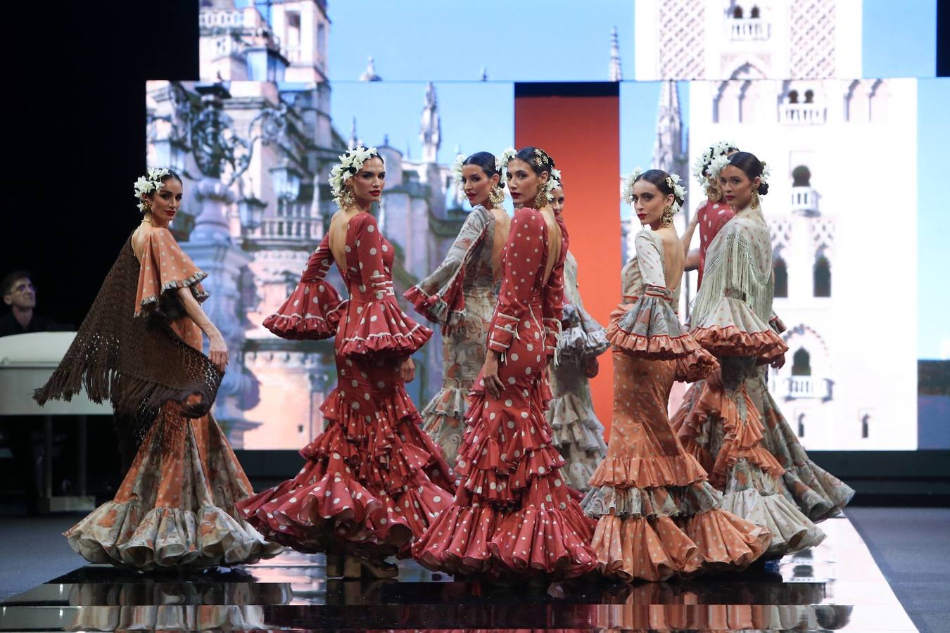 La colección es Sonibel hace un repaso a la historia de esta firma de moda flamenca