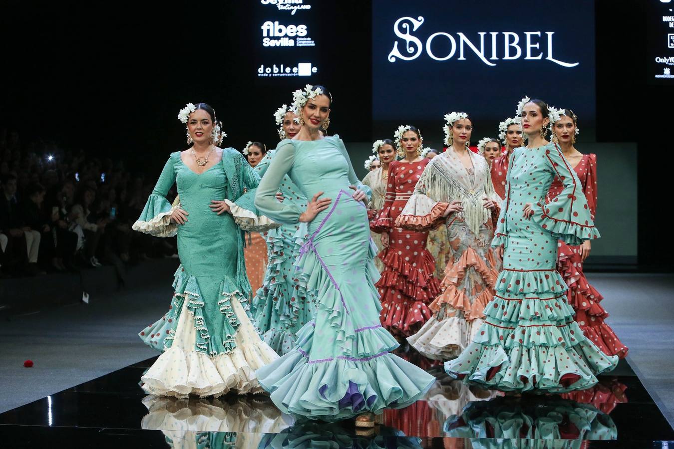 La colección es Sonibel hace un repaso a la historia de esta firma de moda flamenca