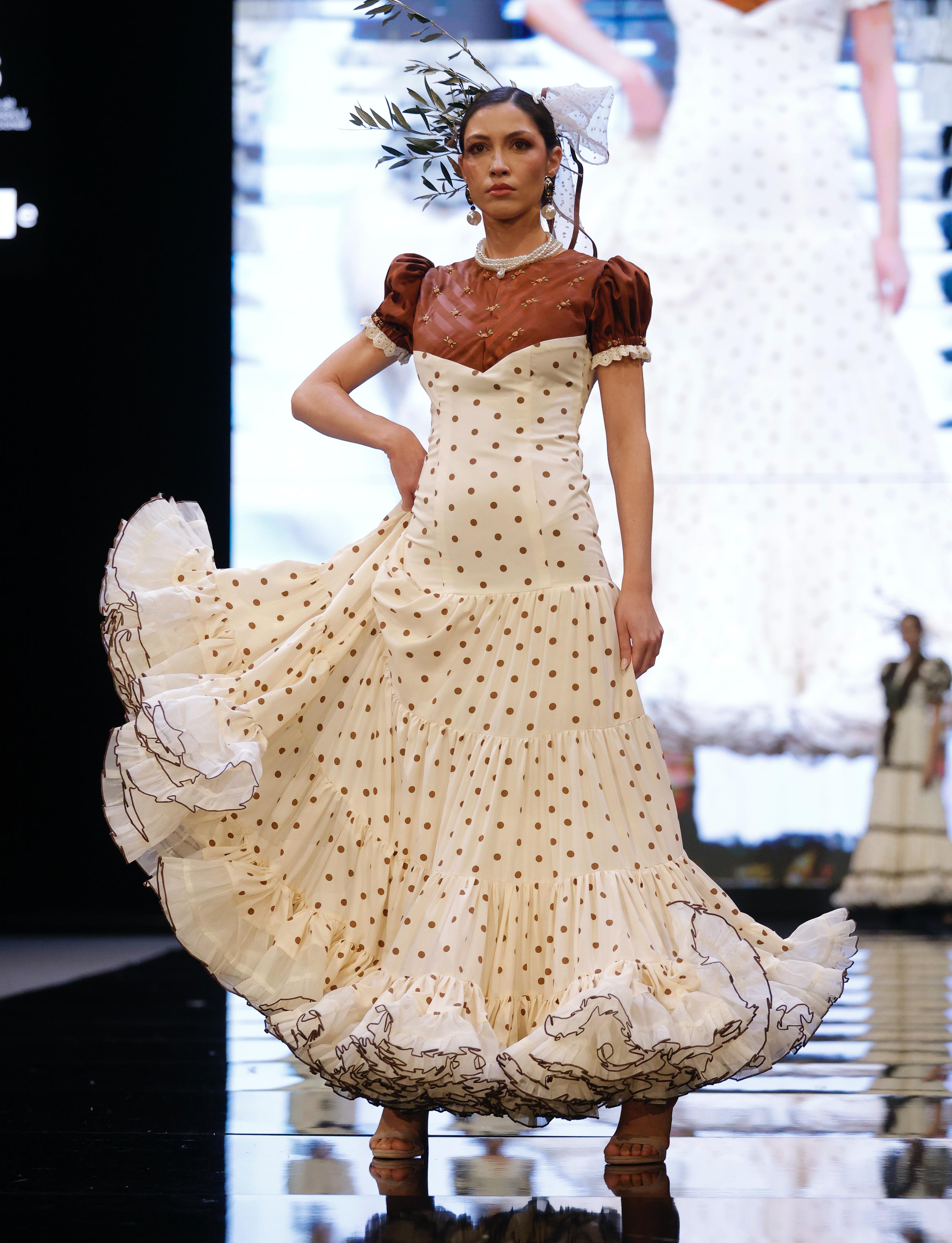 El desfile de María Amador y Teresa Ninú Atelier en SIMOF 2025