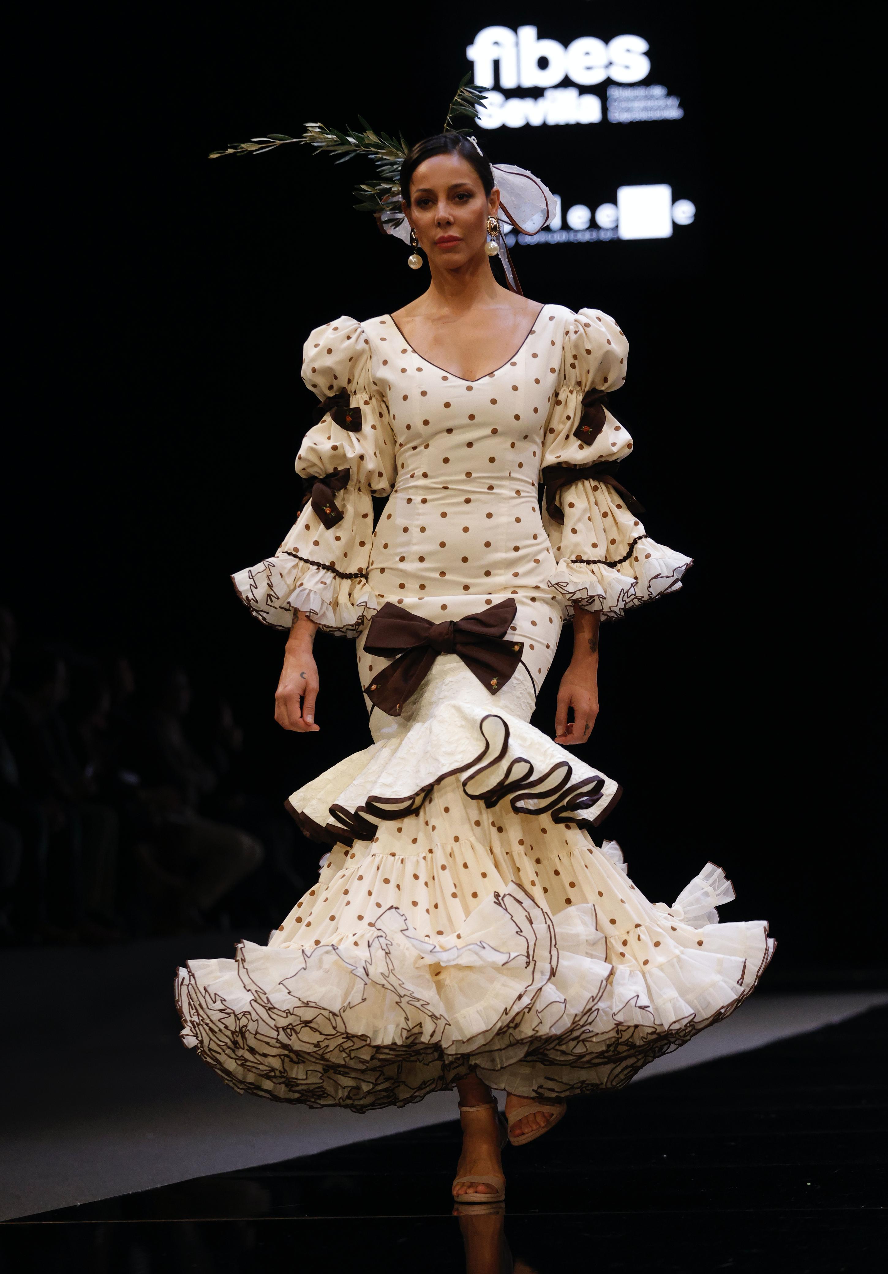 El desfile de María Amador y Teresa Ninú Atelier en SIMOF 2025