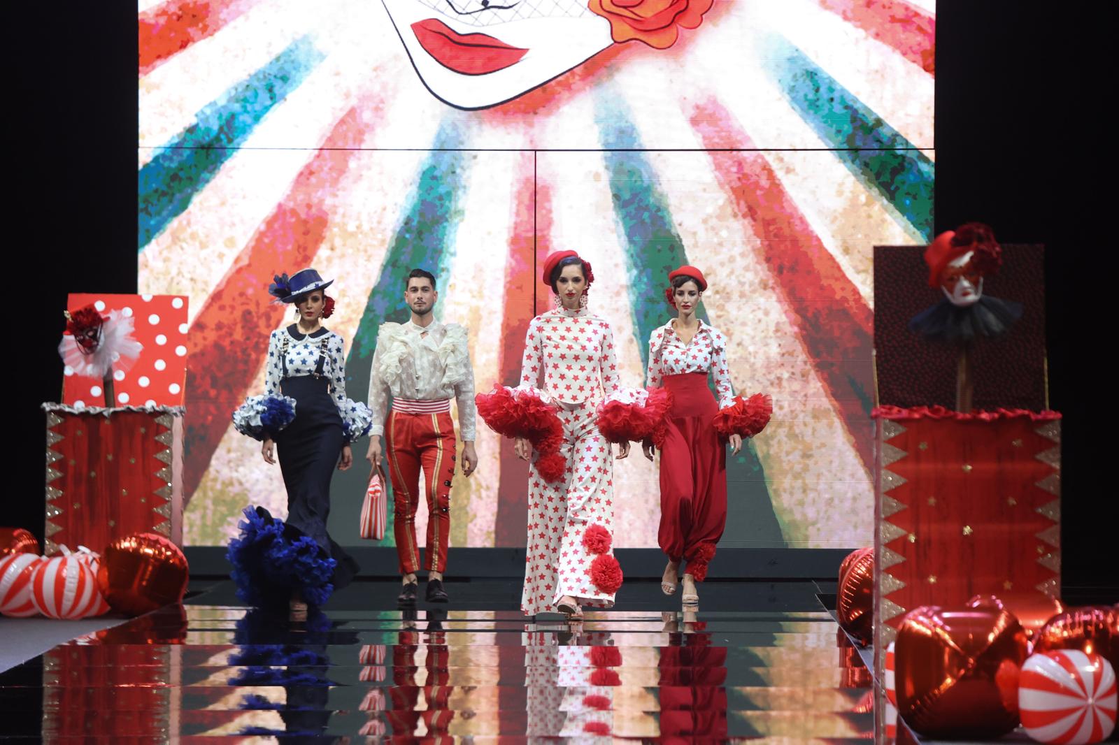 El desfile de Flor de cerezo en SIMOF 2025