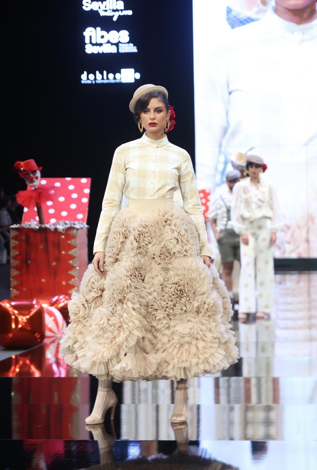 El desfile de Flor de cerezo en SIMOF 2025