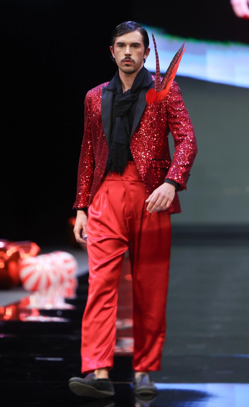 El desfile de Flor de cerezo en SIMOF 2025