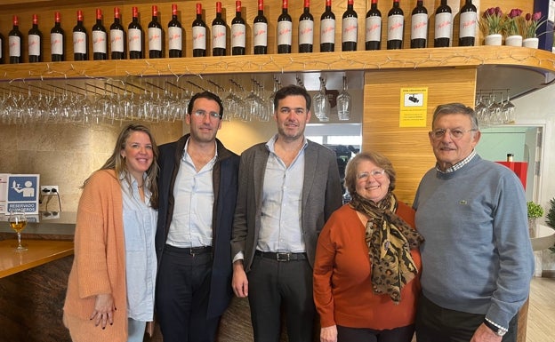 La familia Rivera Muñoz en uno de sus rincones favoritos de Casa Frasco y donde es común verlos