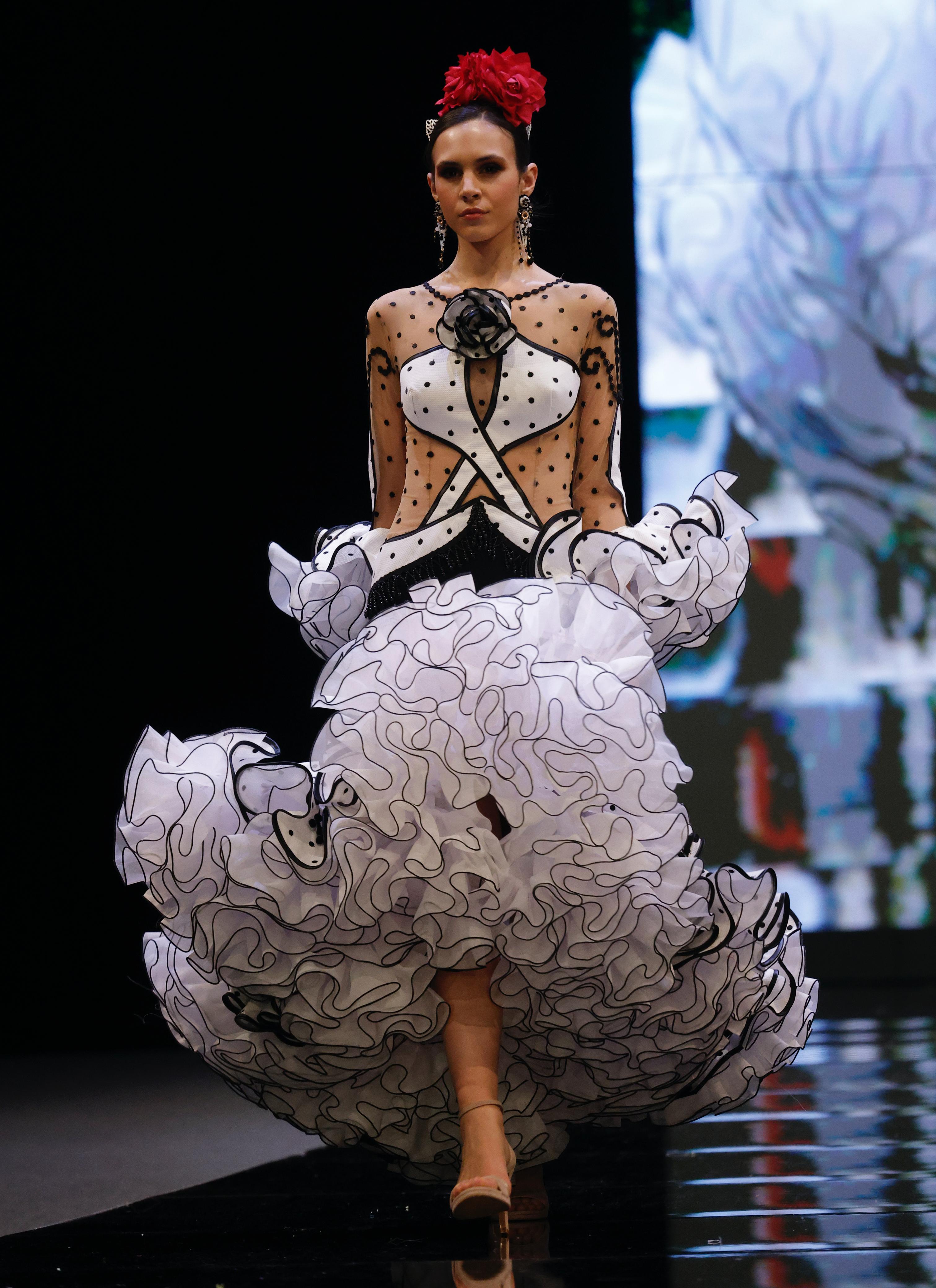 El desfile de Teresa Ninú Atelier en SIMOF 2025