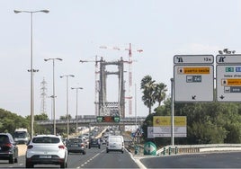 Cortes nocturnos durante diez días de febrero por las obras del puente del Centenario de Sevilla