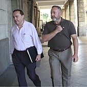 Condenan a dos años y medio de cárcel al exalcalde socialista de Burguillos por prevaricar y malversar