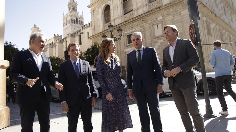 Los alcaldes de Madrid y Zaragoza, tan «ninguneados» como el de Sevilla por el Gobierno de Pedro Sáncez