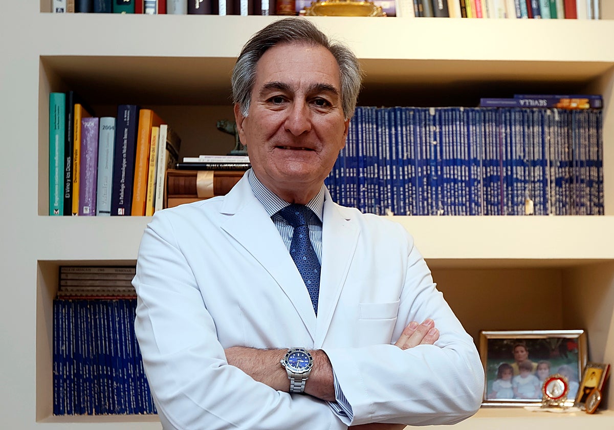 El doctor Julián Conejo Mir