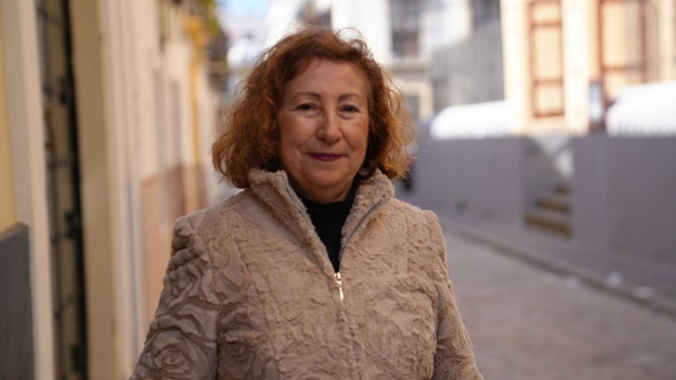 Ana María Cepello en los aledaños de la parroquia de San Bernardo