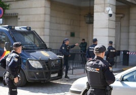 Arranca el juicio en Sevilla a dos hombres acusados de allanamiento de morada e intentar asesinar a un menor