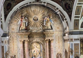 Los arcángeles del convento del Santo Ángel ya lucen en el ático del retablo mayor