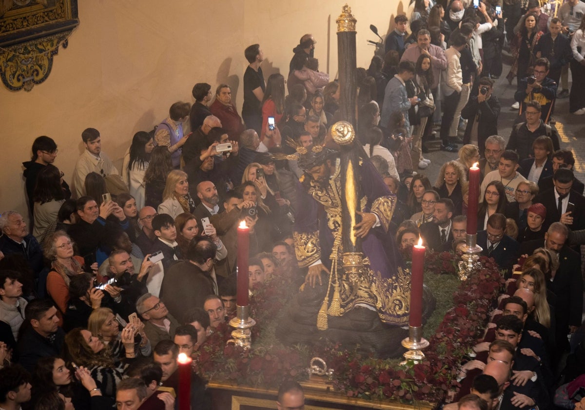 El Cristo de las Tres Caídas de Triana en su viacrucis
