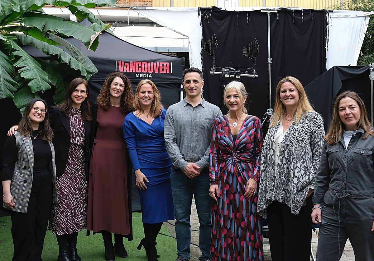 Angie Moreno y Patricia del Pozo visitando el rodaje de 'Berlín'