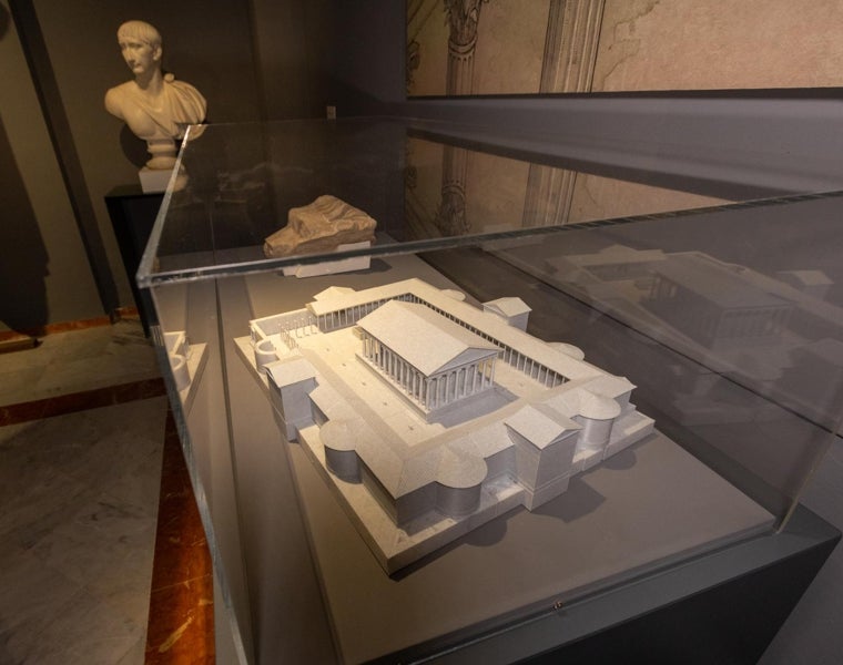 Reconstrucción hipotética del Traianeum, según Sebastián Vargas