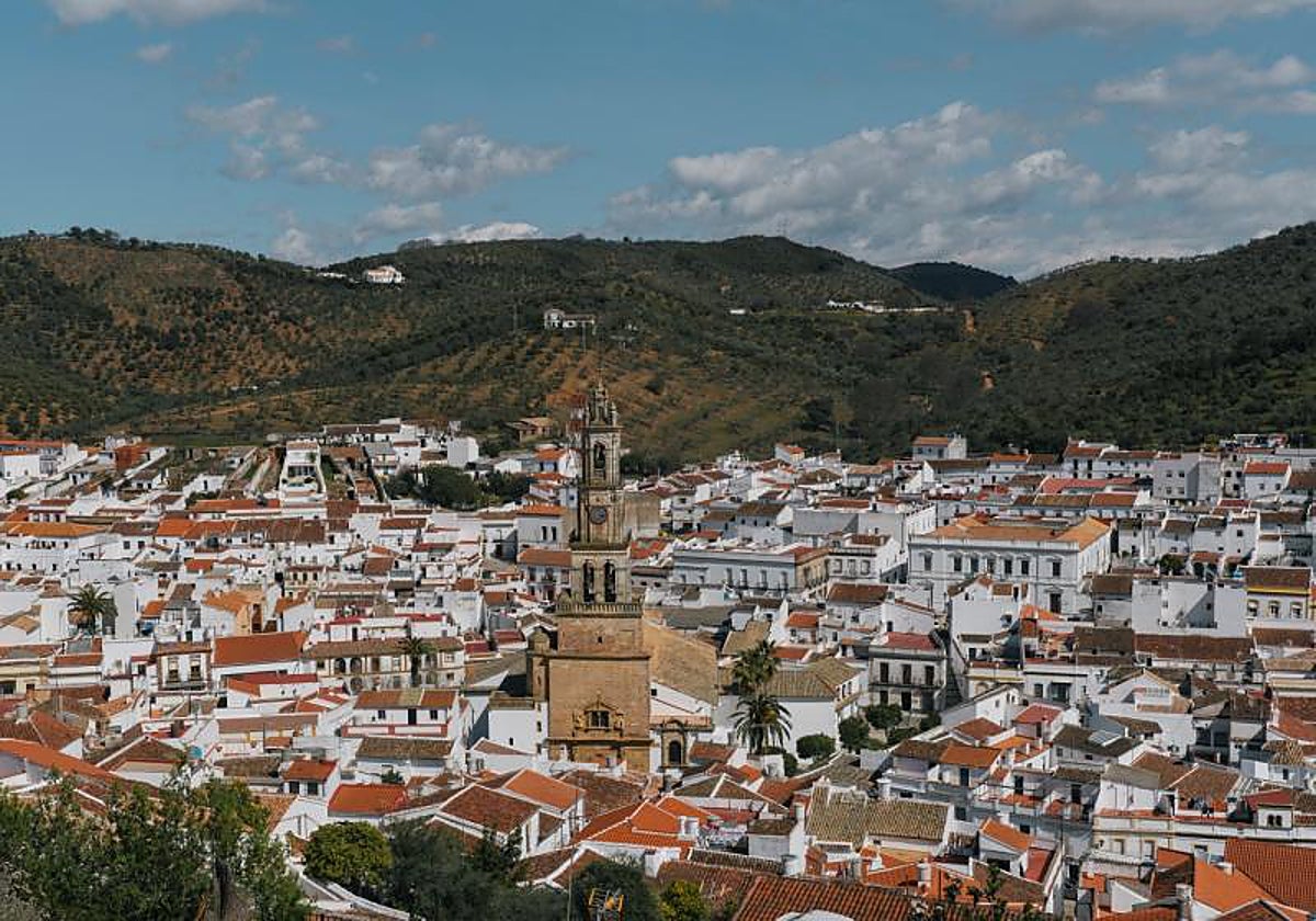 Panorámica de la localidad de Constantina en la Sierra Norte de Sevilla