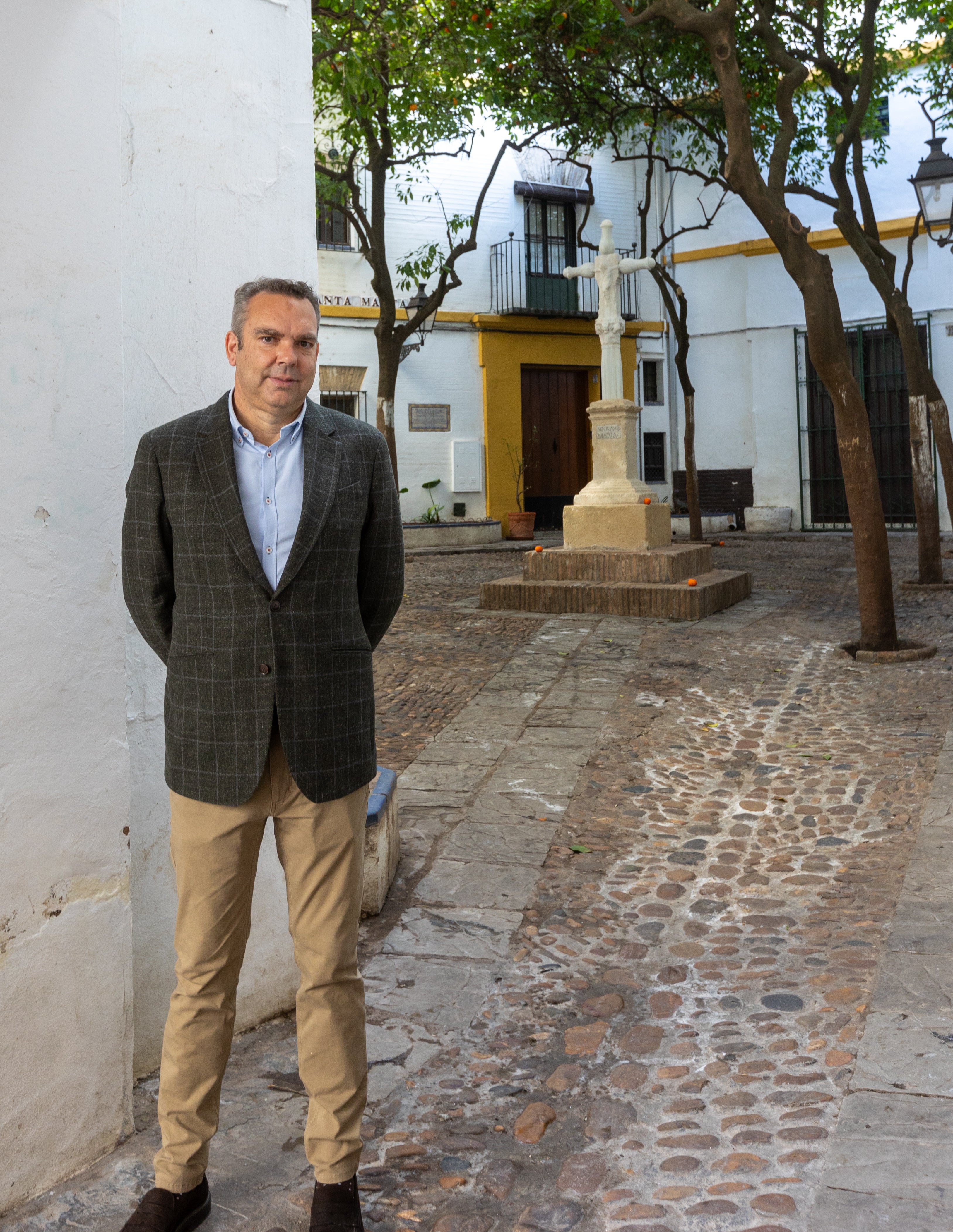Julián Hernández, escritor y economista