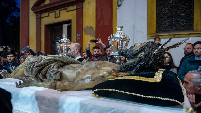 Vía Crucis anual del Cristo Yacente del Santo Entierro