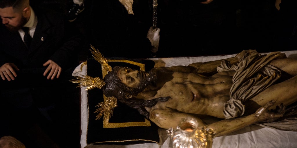 El Cristo Yacente ya fue elegido para presidir el Vía Crucis del Consejo de Hermandades de Sevilla: esta es la fecha y el motivo por el que no salió