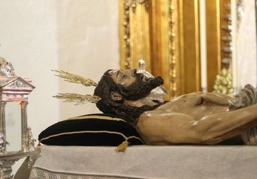 El Santo Entierro de Sevilla tiene preparada una 'urna de plástico' para proteger de la lluvia al Cristo Yacente