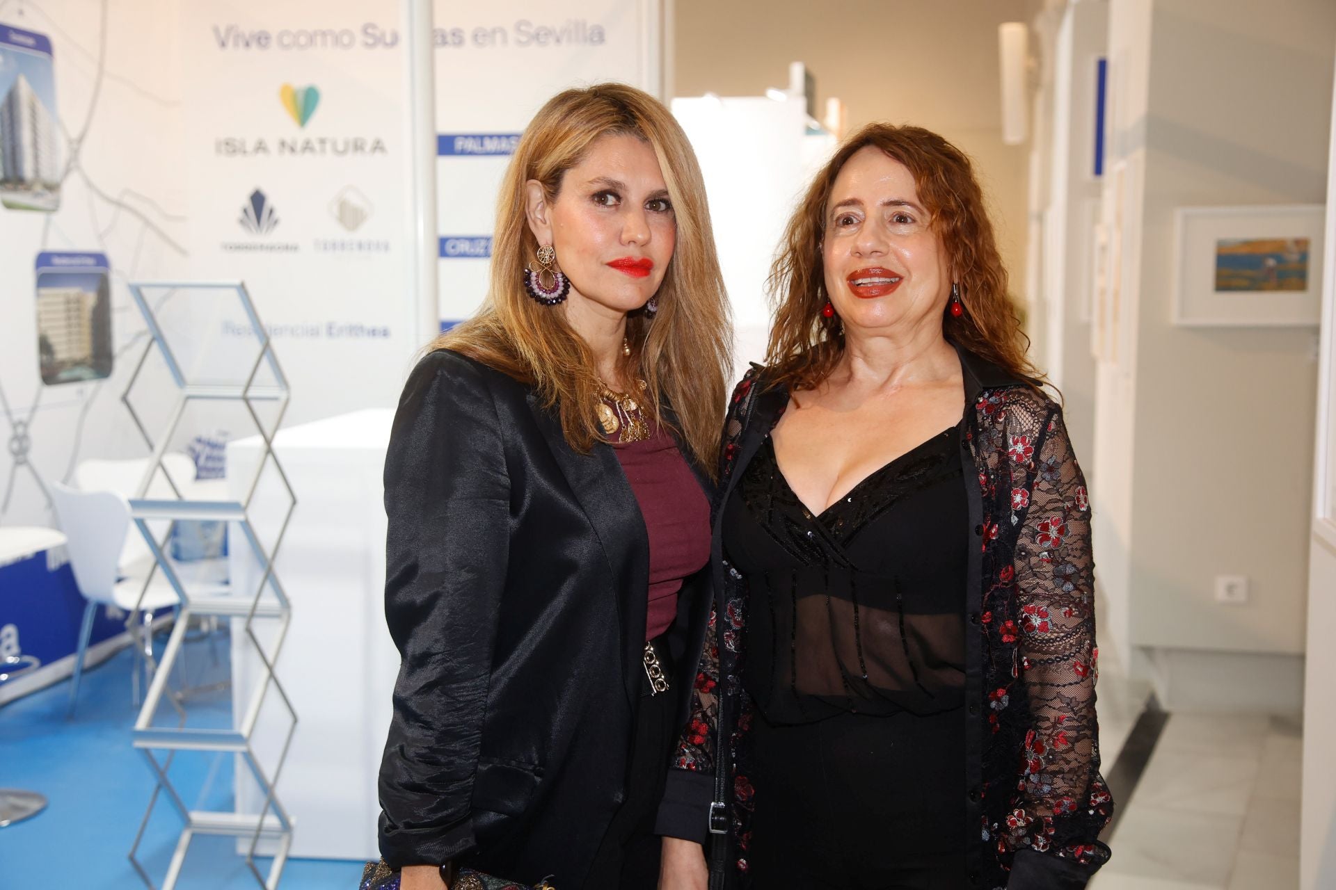 Silvia de Carrión y Amparo Guerrero