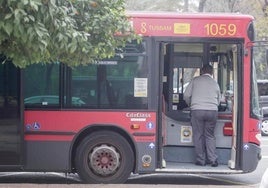 Tussam avisa: esta línea de autobús se desviará por obras este fin de semana