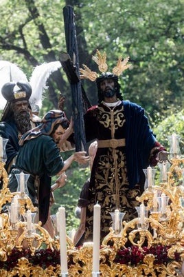 El misterio del Señor de la Victoria de La Paz por los Jardines de Murillo en el Santo Entierro Grande de 2023