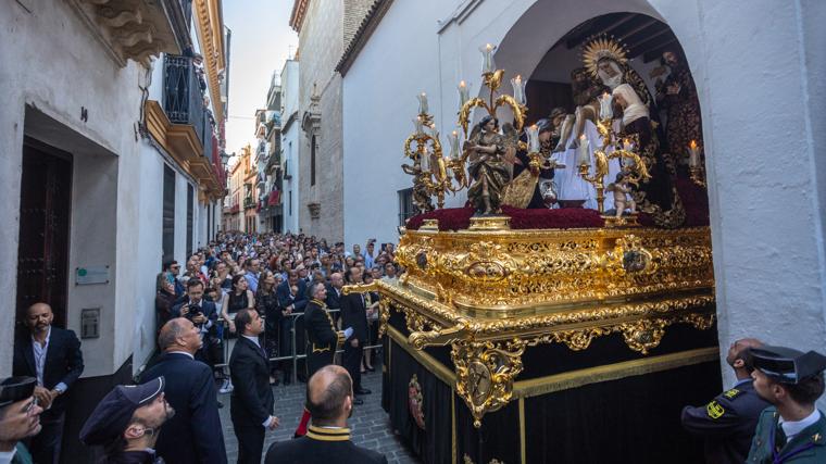 Salida del misterio de La Mortaja el pasado Viernes Santo de 2023