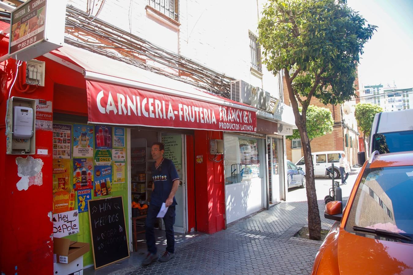 Comercios en manos extranjeras en el barrio de la Macarena