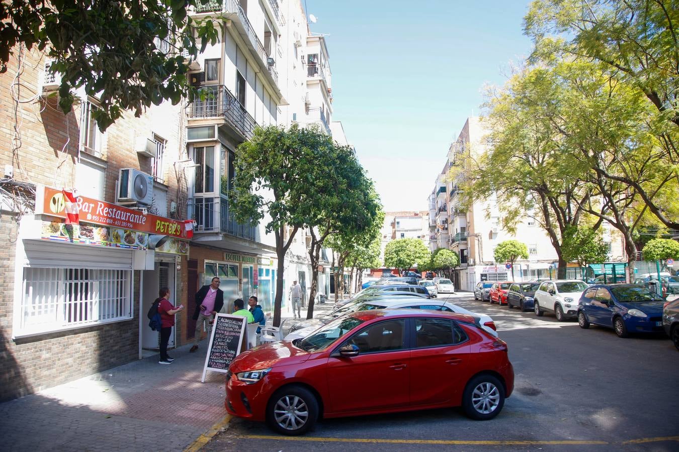 Comercios en manos extranjeras en el barrio de la Macarena
