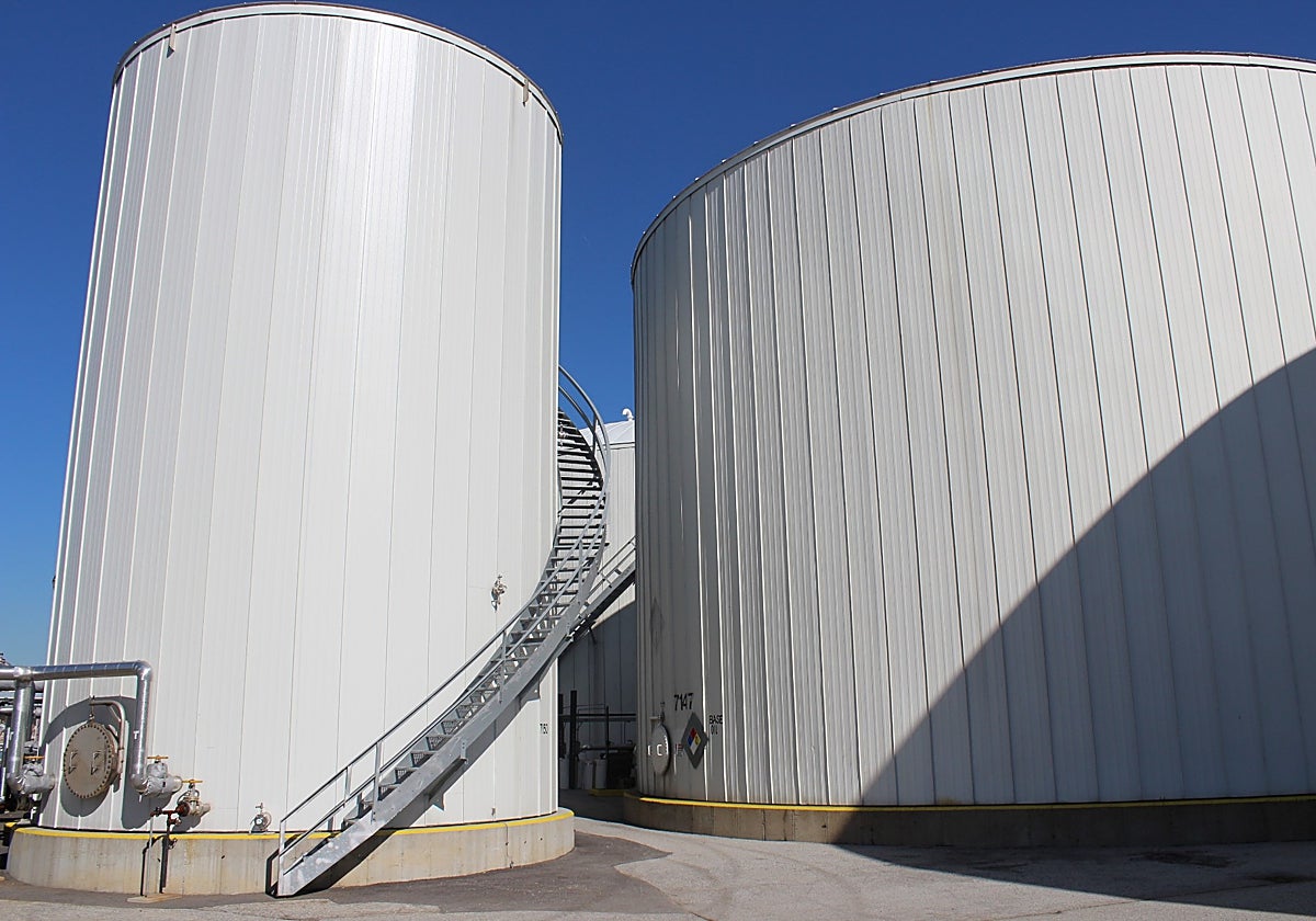 Depósitos de aceite de la cooperativa Dcoop