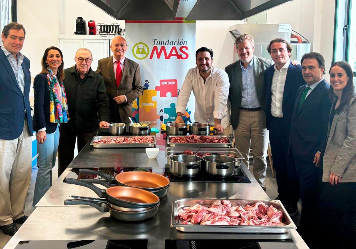 Los asistentes al showcooking sobre el cerdo ibérico impartido por el chef Javier Abascal organizado por la Fundación MAS