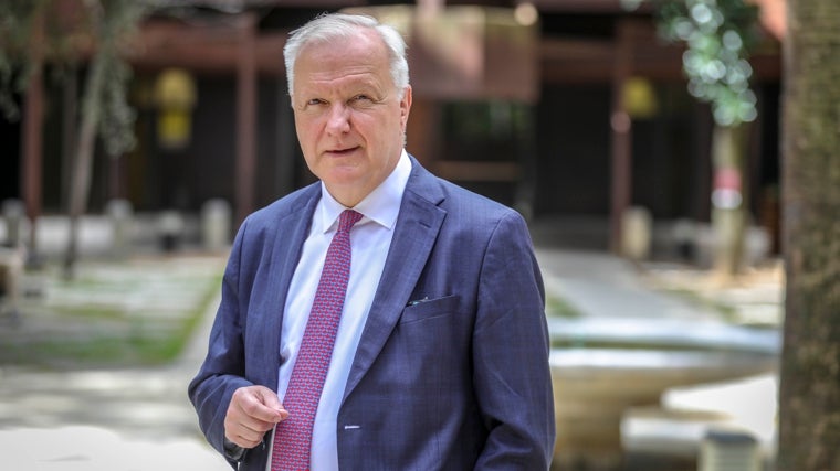 Olli Rehn ha viajado de forma frecuente a España porque uno de sus mejores amigos es periodista en Málaga