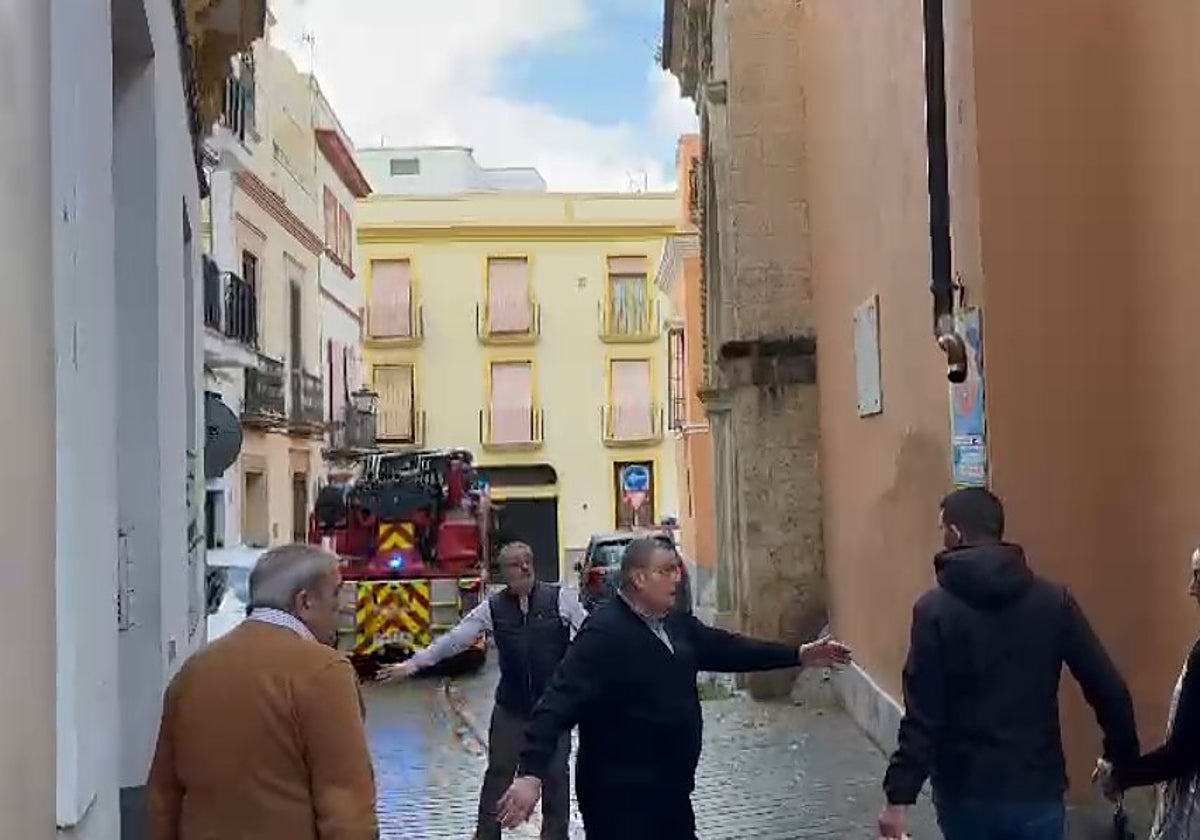 Zona de la parroquia de San Andrés donde este viernes se han caído unos cascotes por el temporal