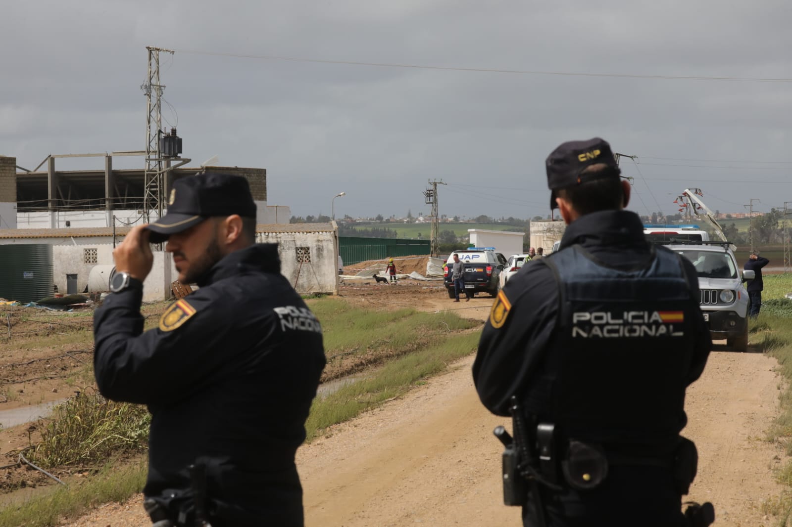 La nave ha quedado totalmente destruida tras el paso del tornado y se ha cobrado la vida de tres personas 