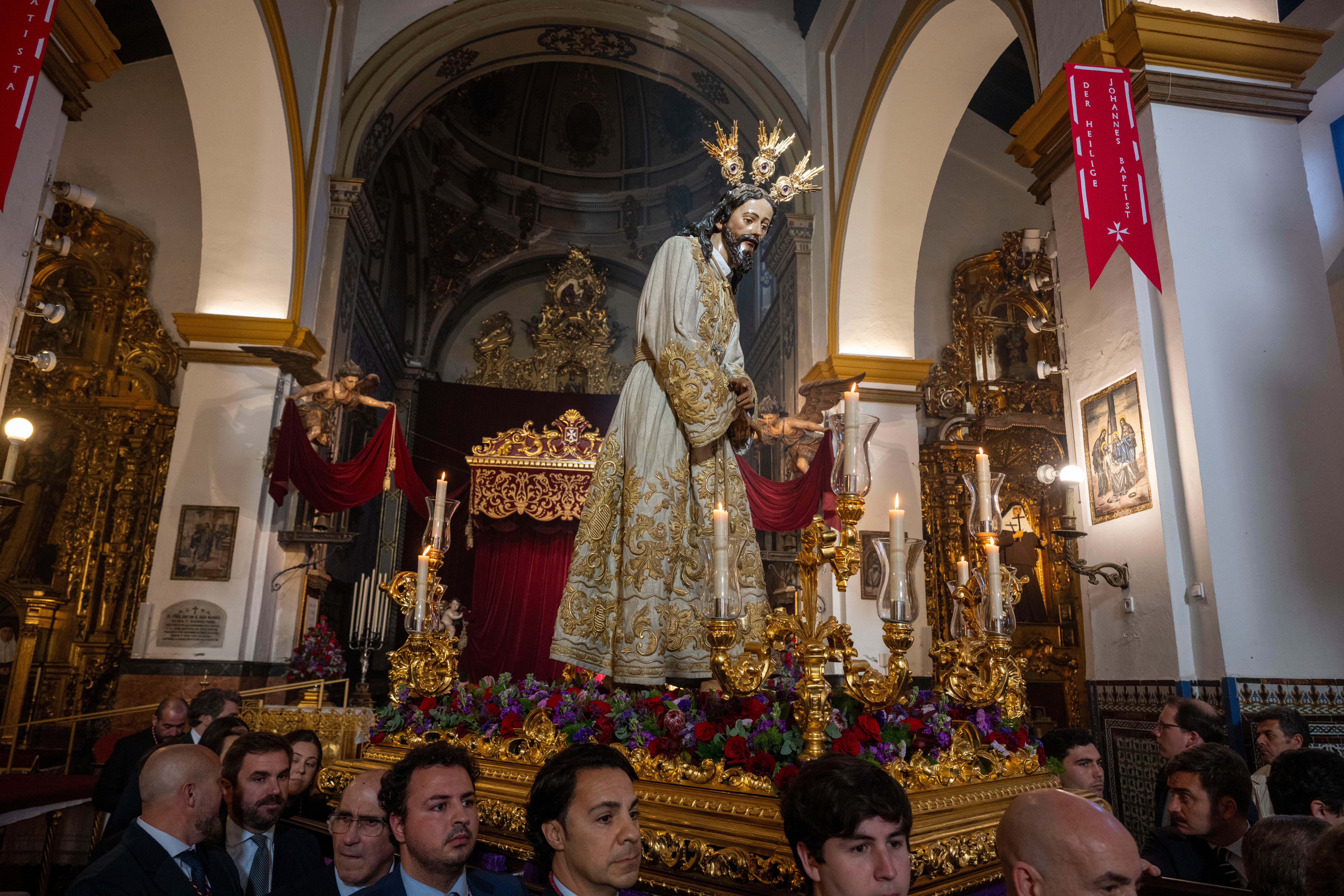 El vía crucis extraordinario del Señor del Silencio de la Amargura, en imágenes