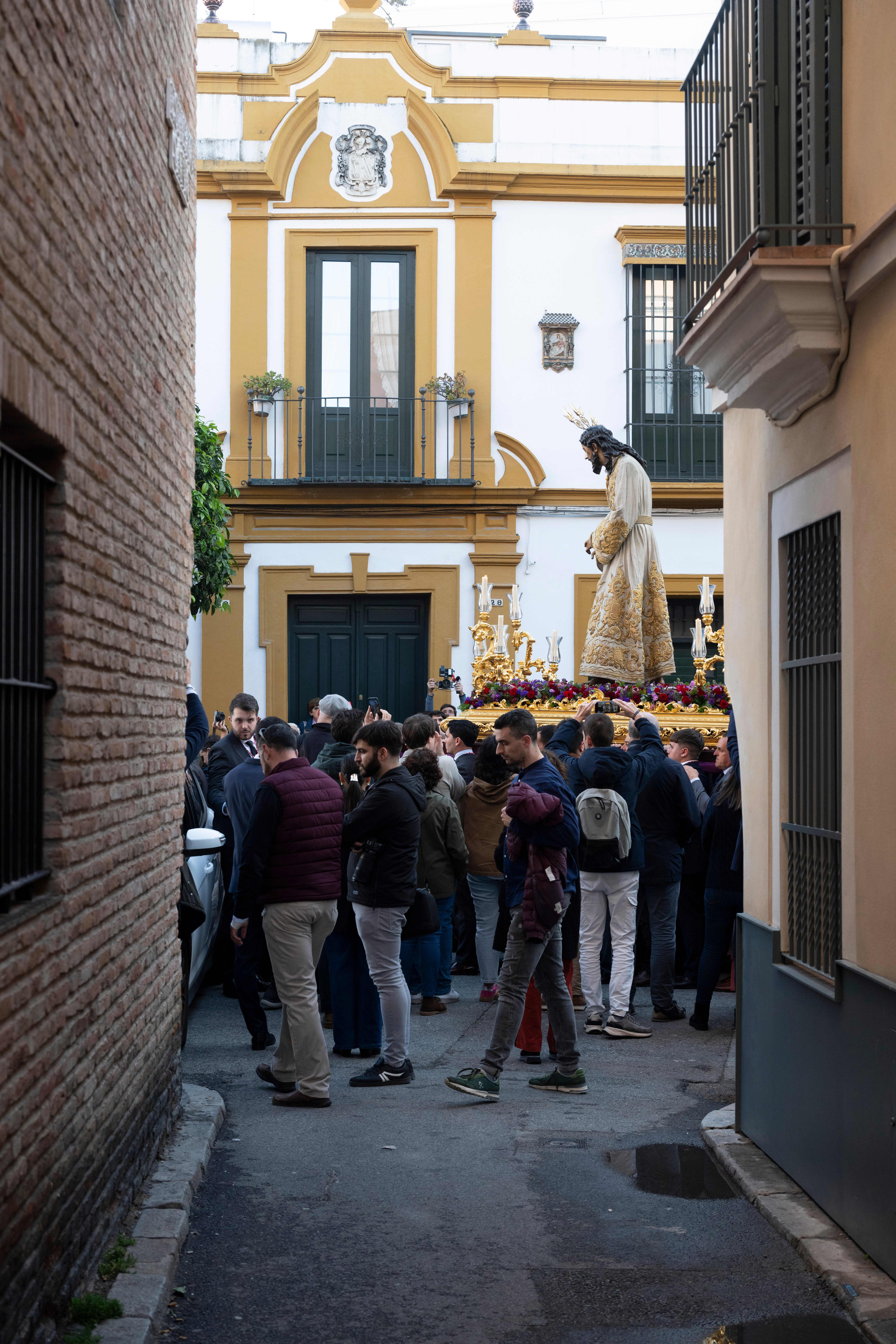 El vía crucis extraordinario del Señor del Silencio de la Amargura, en imágenes
