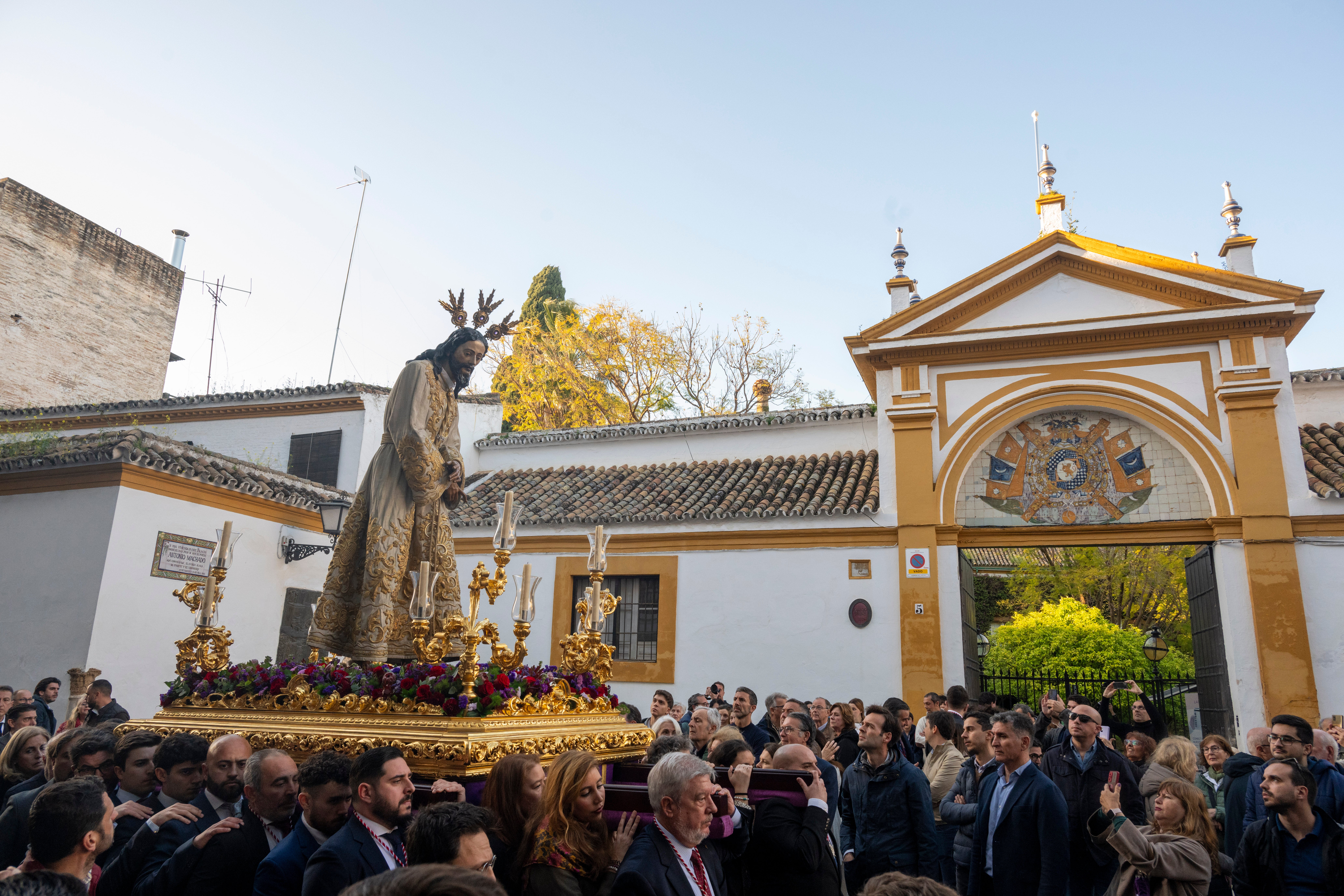 El vía crucis extraordinario del Señor del Silencio de la Amargura, en imágenes