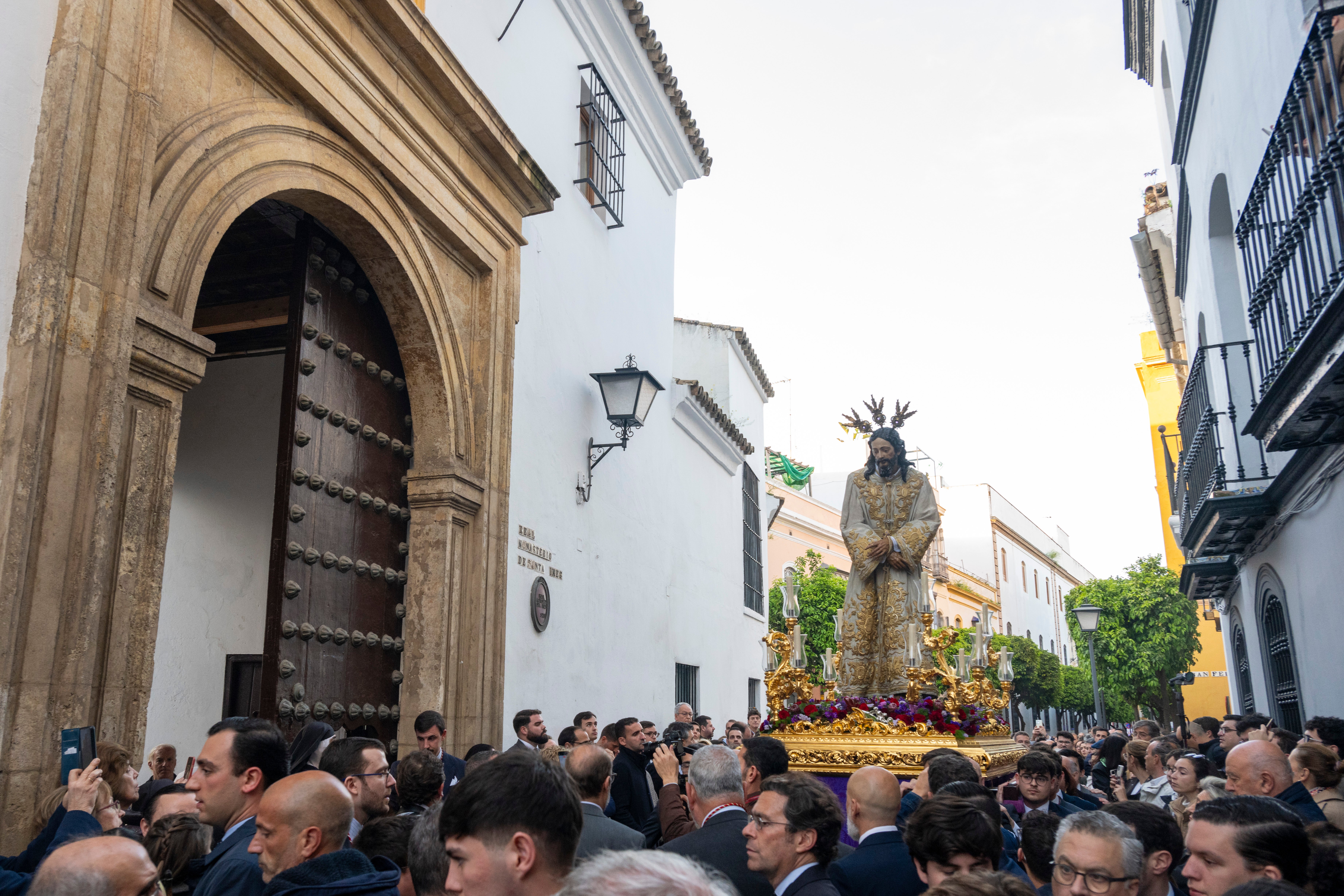 El vía crucis extraordinario del Señor del Silencio de la Amargura, en imágenes