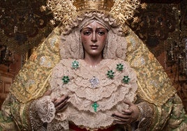 La Macarena amanece este Domingo de Pasión en su paso de palio