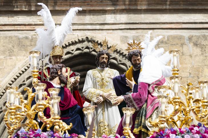 Sale el paso de misterio del Señor de la Paz
