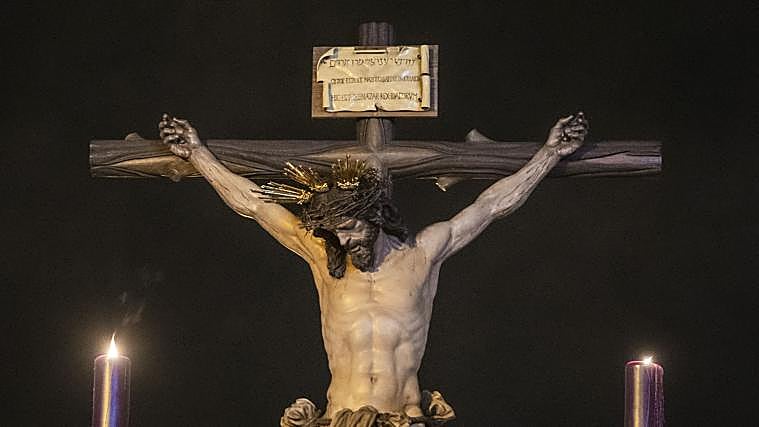 El crucificado de Pasión y Muerte, obra de Navarro Arteaga (1996)