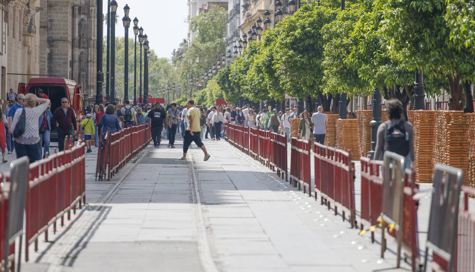 Cada rincón de Sevilla se prepara ya para la Semana Santa