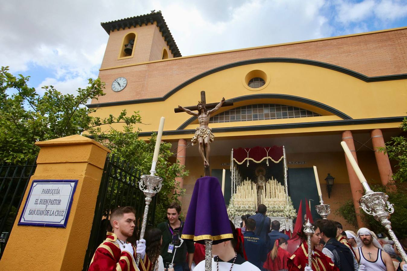 Hermandad de Padre Pío este Sábado de Pasión de la Semana Santa 2025