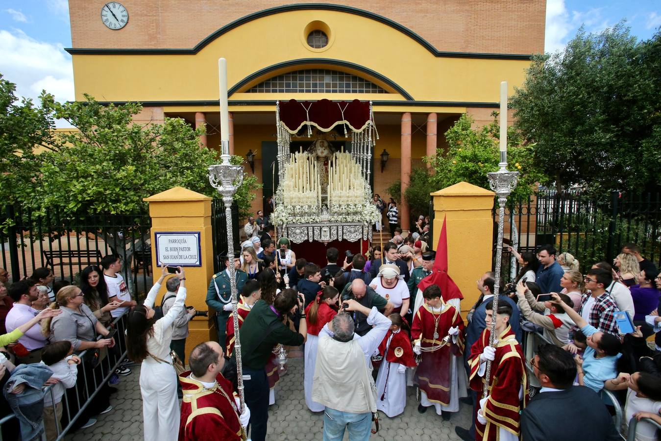 Hermandad de Padre Pío este Sábado de Pasión de la Semana Santa 2025