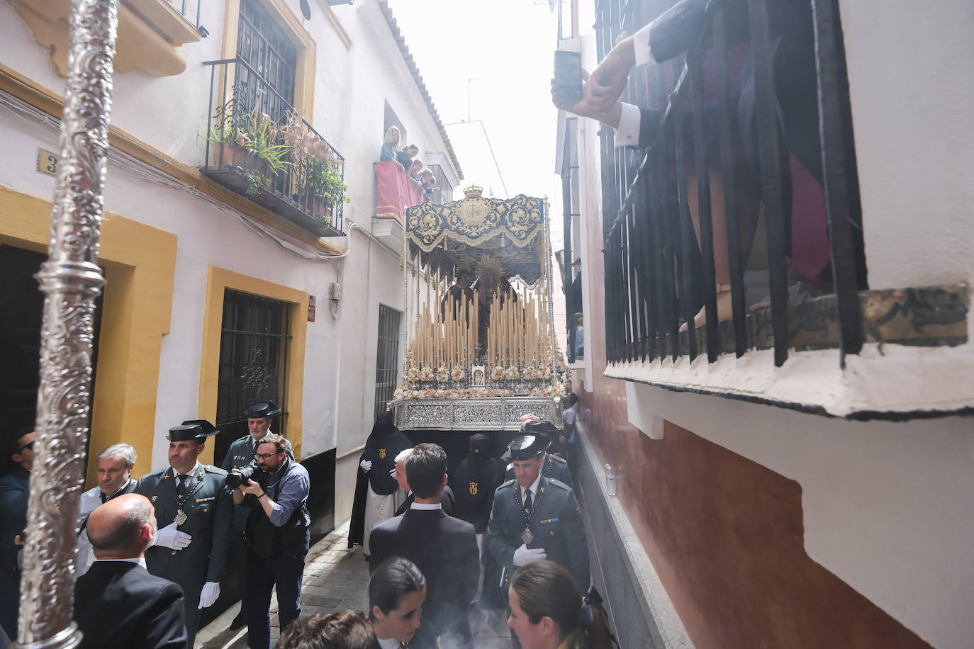 La hermandad de Jesús Despojado realiza su estación este Domingo de Ramos