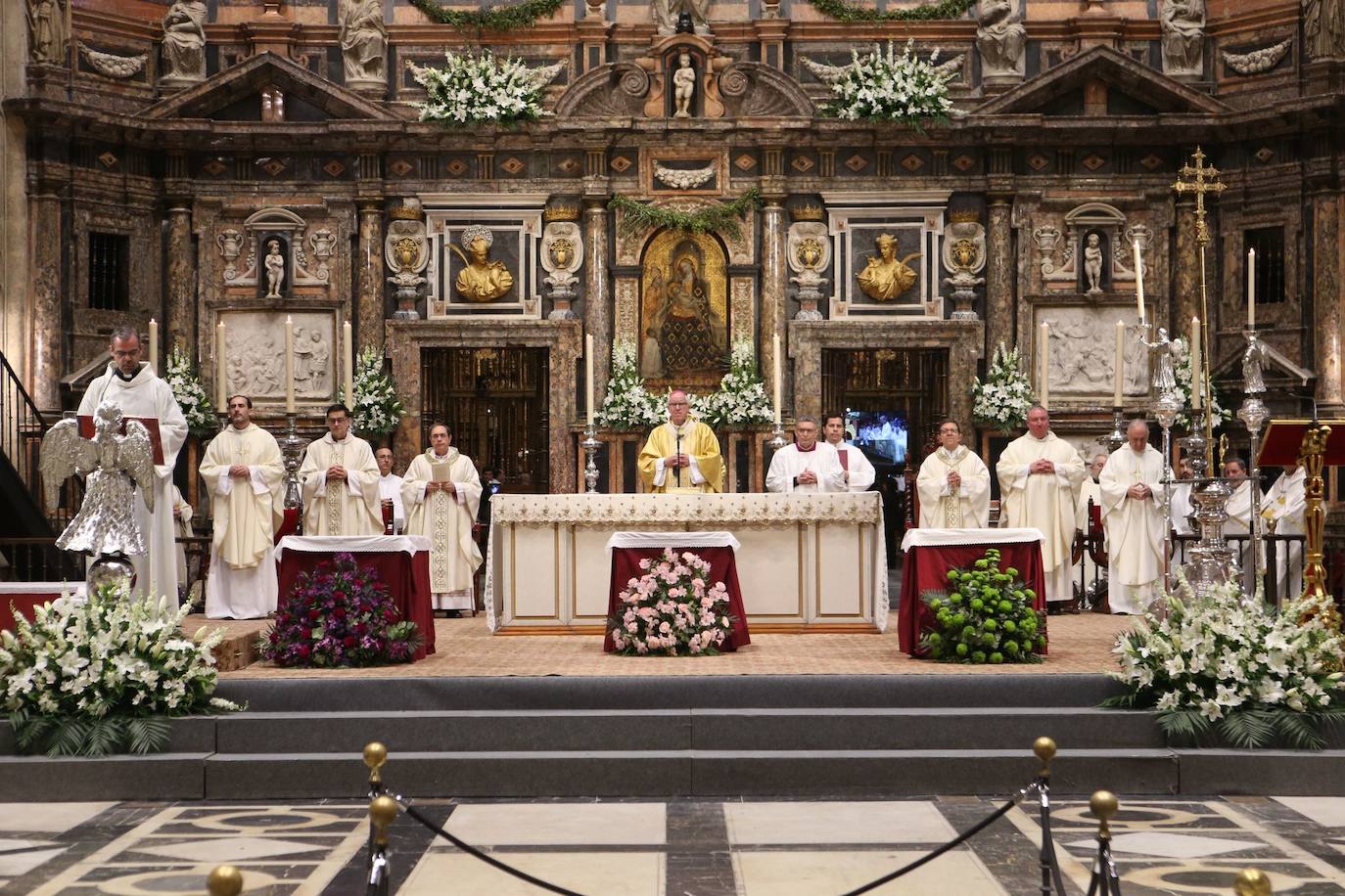 Misa Crismal en la Catedral de Sevilla en la Semana Santa de 2025